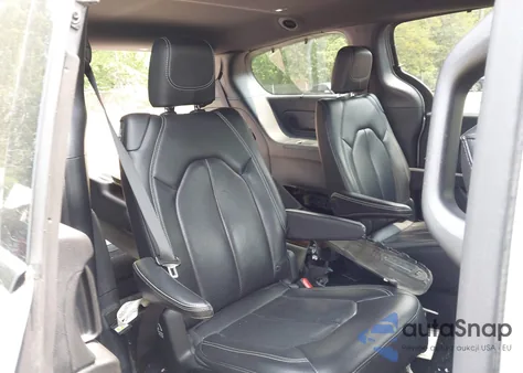 2018 Chrysler Pacifica Touring L Plus из США, поврежденный, VIN 2C4RC1EG3JR204342